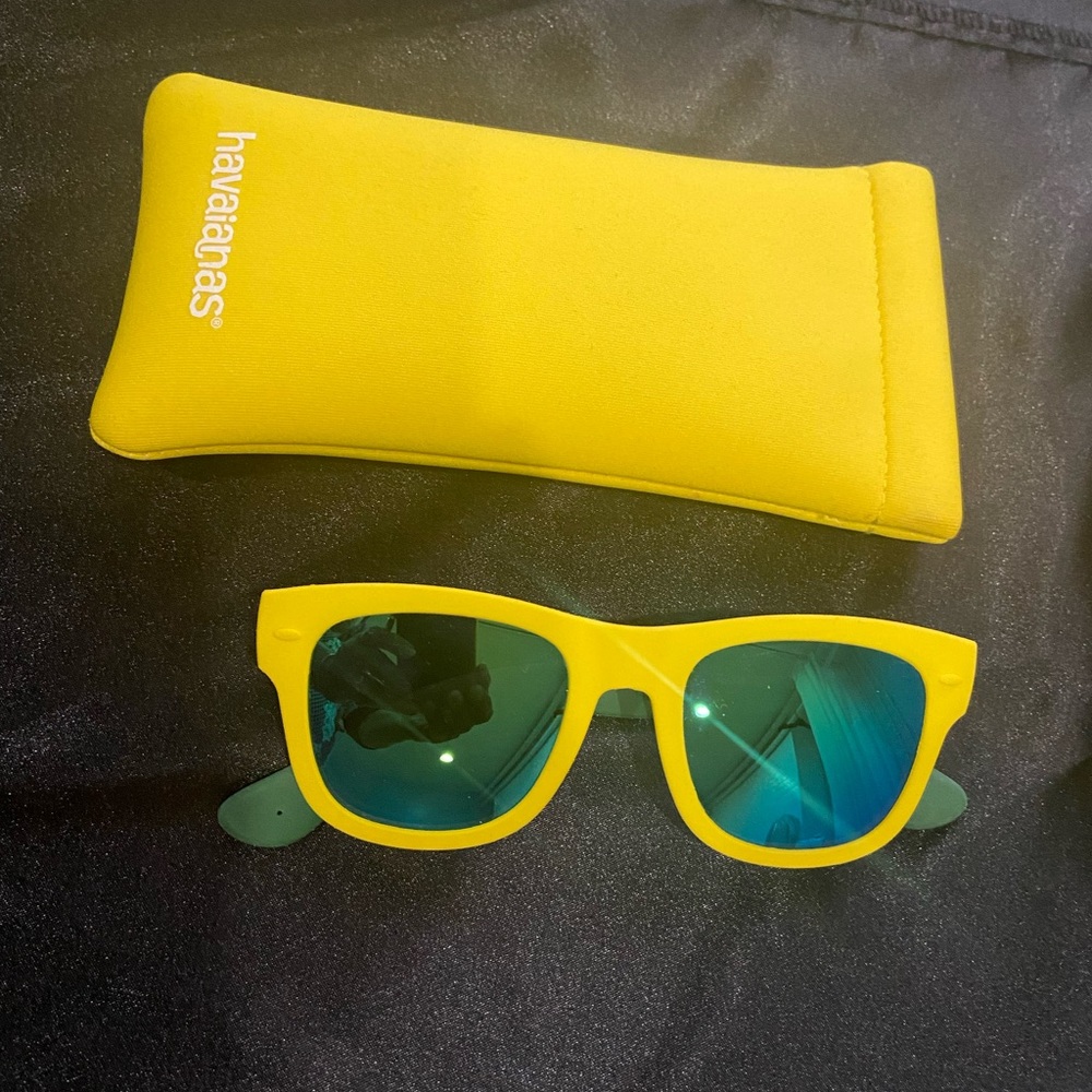 Unisex Havaianas sunglasses. Gift it or for yourself (New never worn No tags